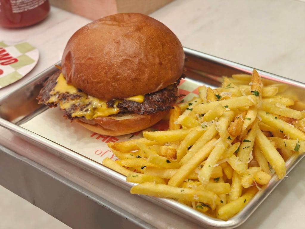 Two Hands Burger & Toastery fotoğraf 2