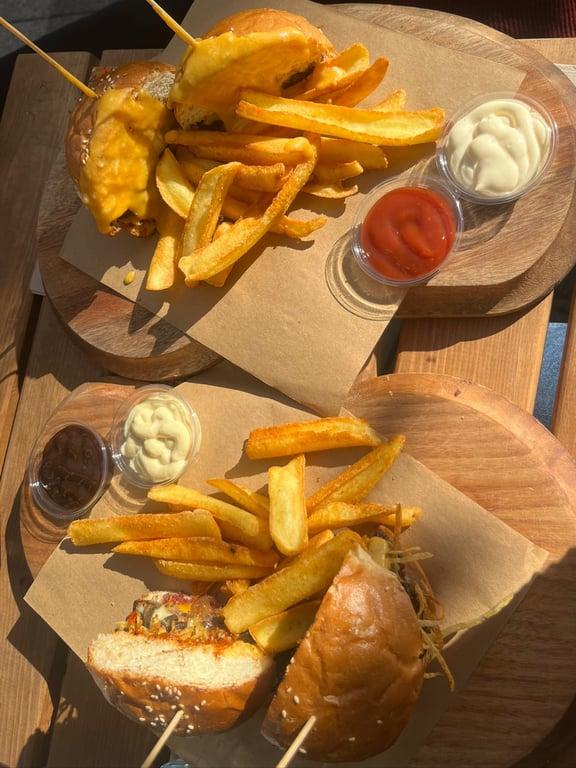 Bykush Sokak - BURGER , Coffee & Dessert | Kadıköy Moda Kahve & Cafe fotoğraf 19