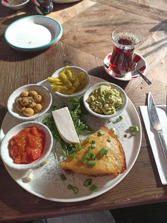 Varuna Gezgin Cafe - İzmir - Bornova Köşk fotoğraf 15