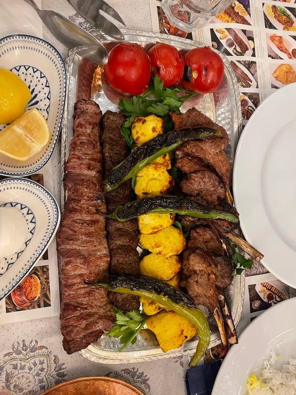 Reyhun Iran Restorantı fotoğraf 8