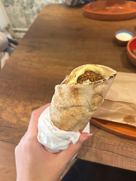 Falfool Vegan House ( Falafel & Hummus ) fotoğraf 11