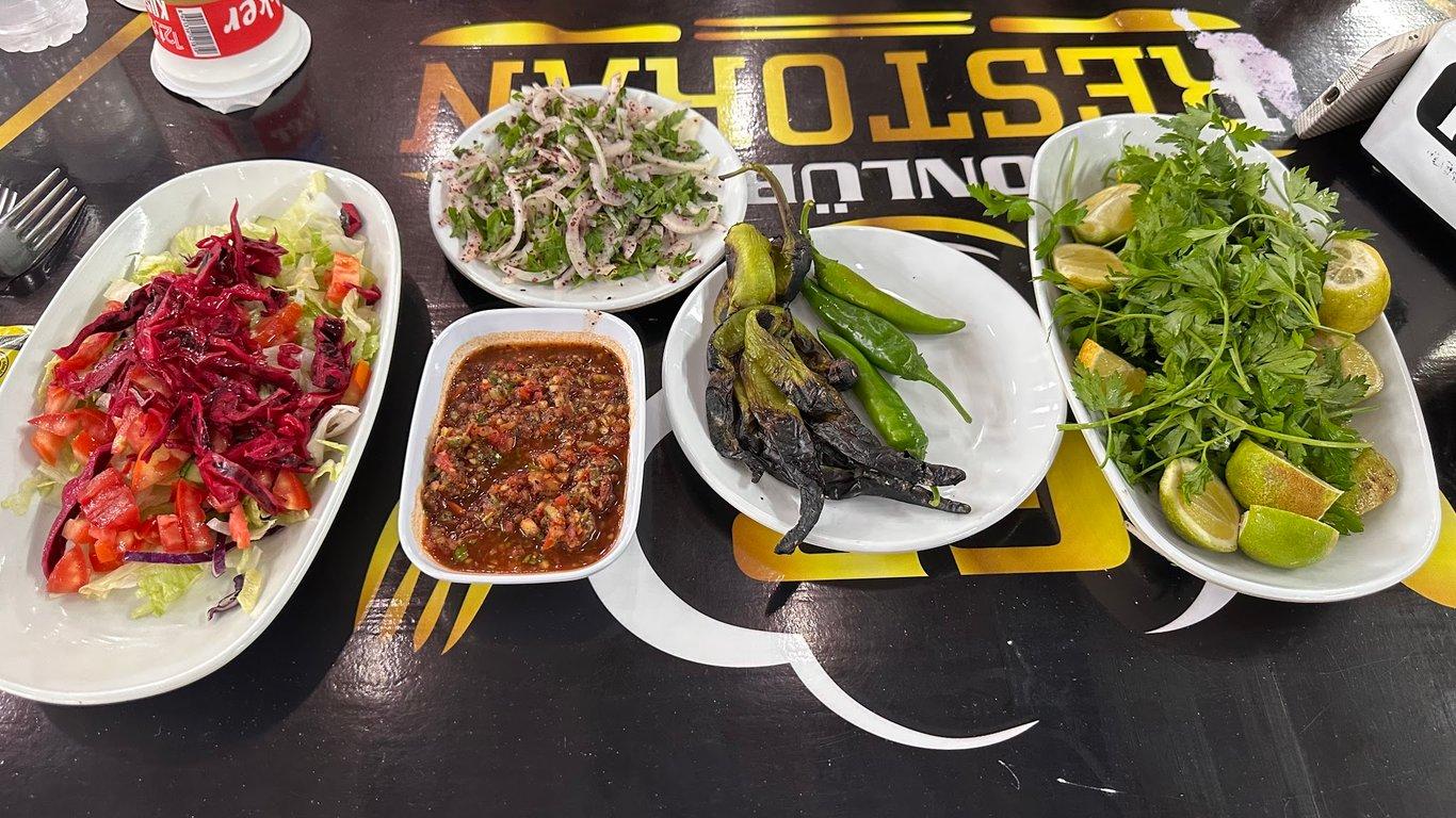 Gönlübol Kebap Lahmacun Salonu fotoğraf 10