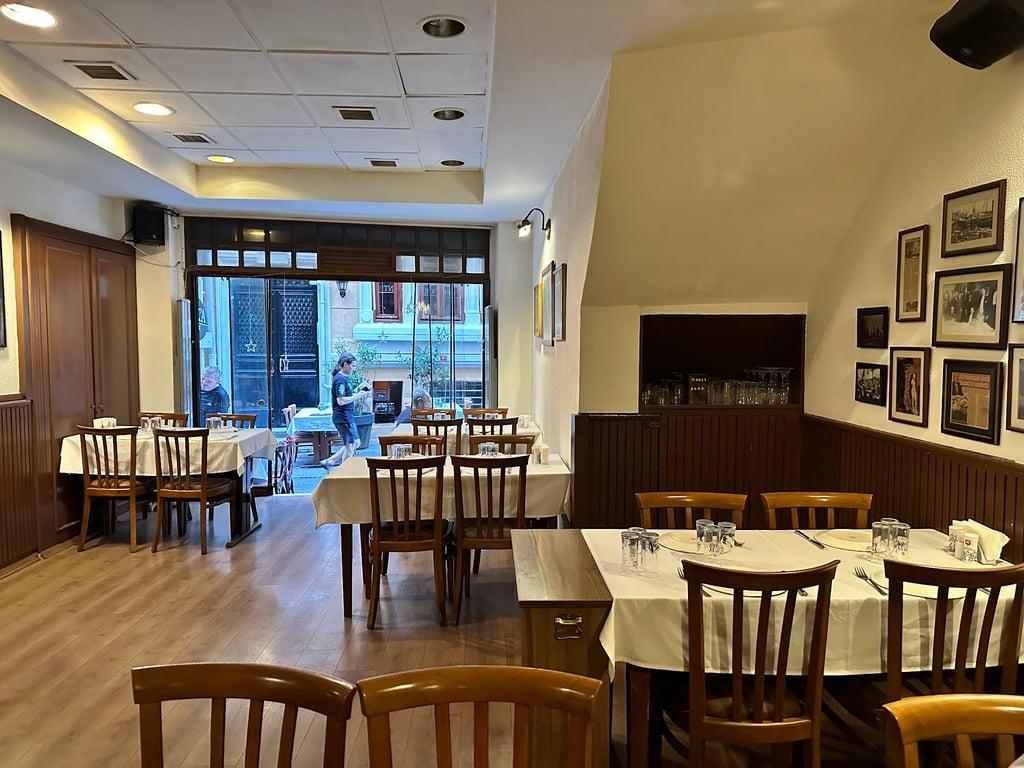 Refik'a Restaurant fotoğraf 3