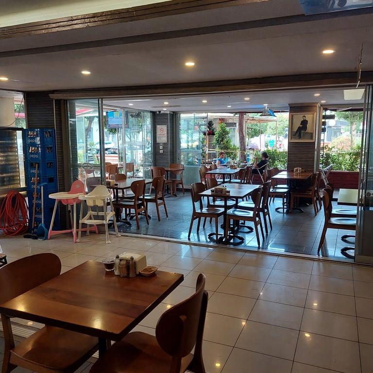 Uğur Paça Salonu fotoğraf 1