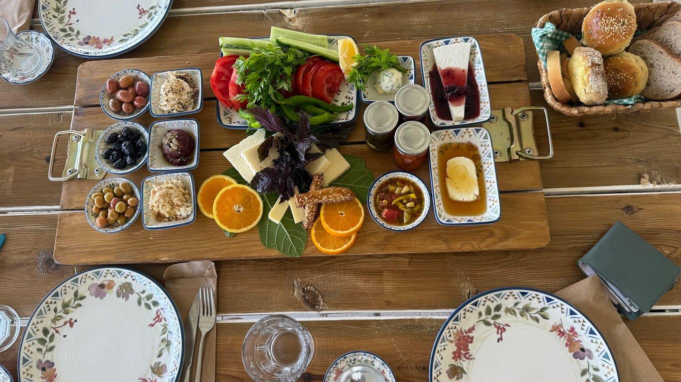 Zeytinaltı kahvaltı Alaçatı fotoğraf 6