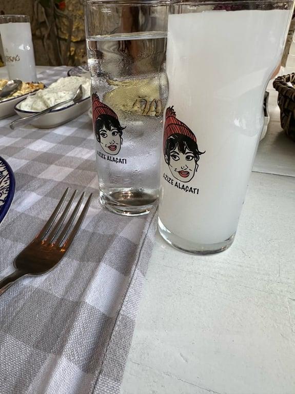 Azize Alaçatı Meyhanesi fotoğraf 11