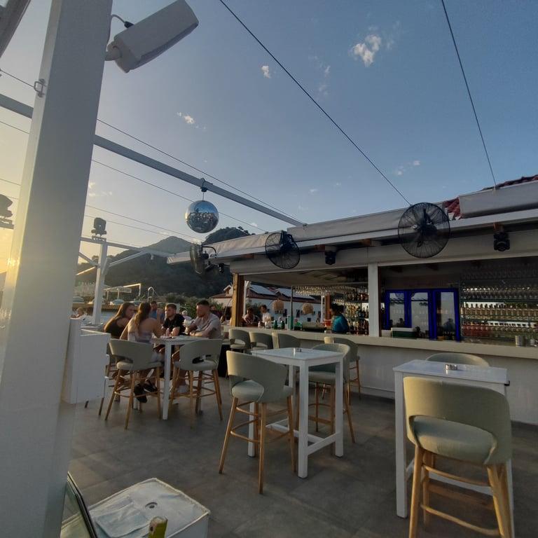 Buzz Beach Bar fotoğraf 12