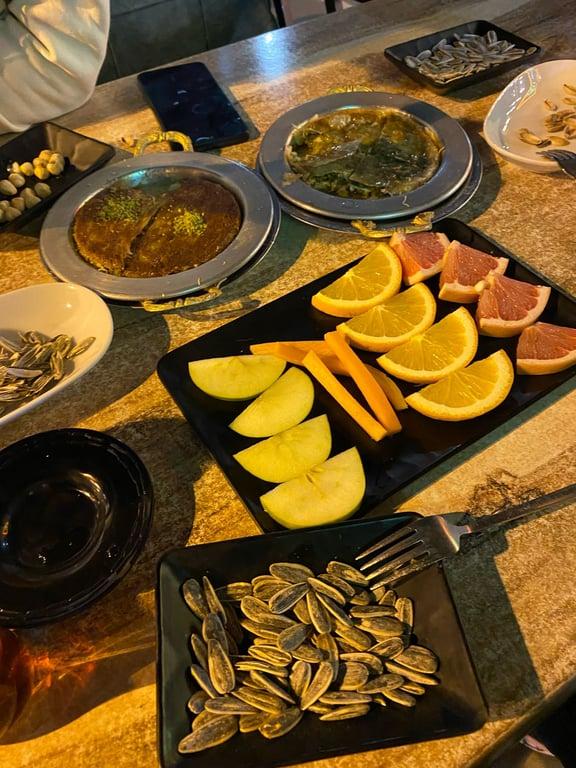USTA ELLER KÜNEFE BAKLAVA KADAYIF KAYAPINAR DİYARBAKIR fotoğraf 4