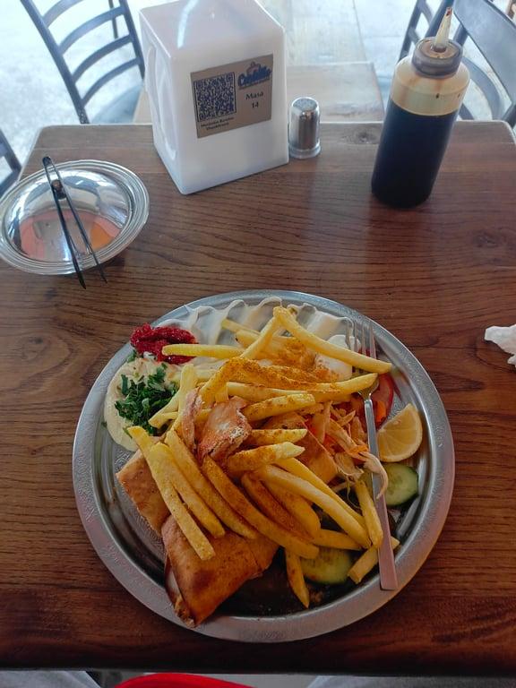 Castello Döner fotoğraf 7