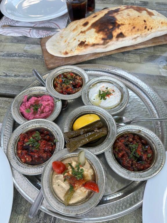 Motif Restaurant and Eyna Hotel fotoğraf 6