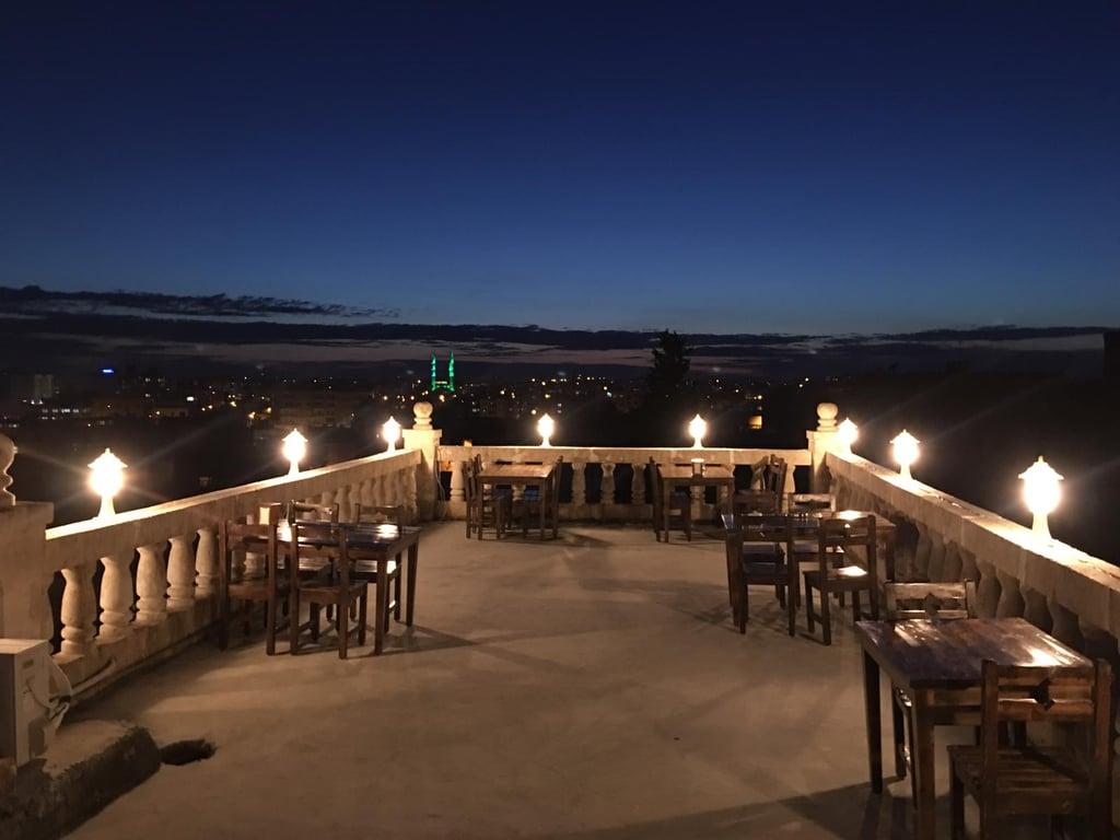 MİDYAT BEYAZ KONAK YÖRESEL SERPME KAHVALTI KAFE RESTORAN&TARİHİ KONAK fotoğraf 5