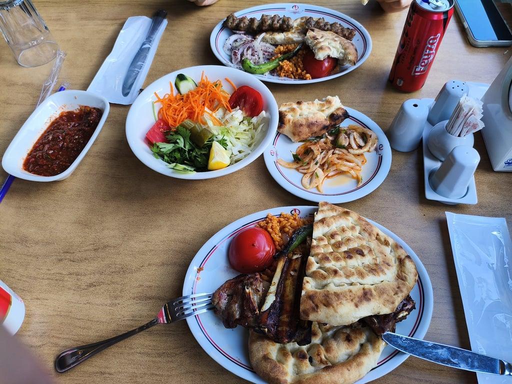 Düveroğlu Kebap Salonu fotoğraf 3