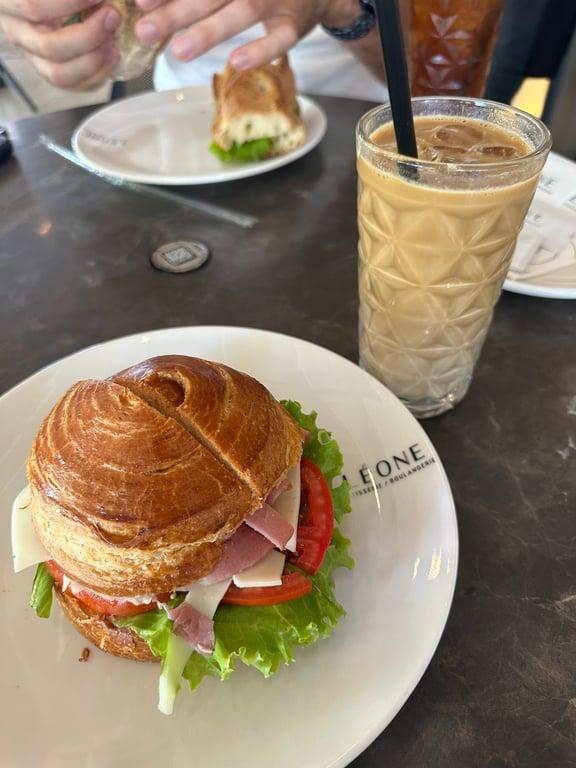Léone Patisserie & Boulangerie URLA fotoğraf 5