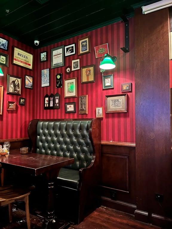 Zeplin Pub&Delicatessen Cadde