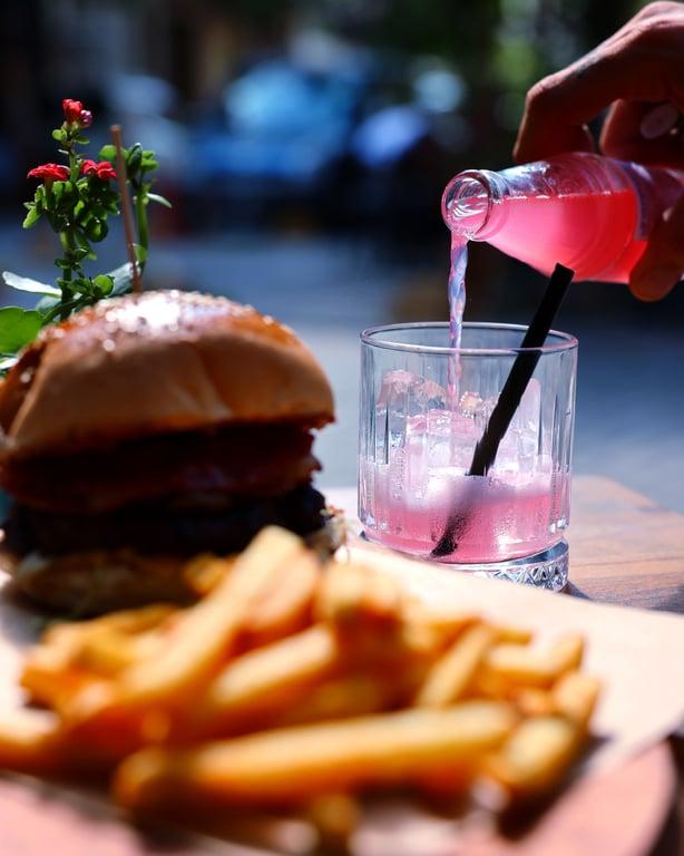 Bykush Sokak - BURGER , Coffee & Dessert | Kadıköy Moda Kahve & Cafe fotoğraf 16
