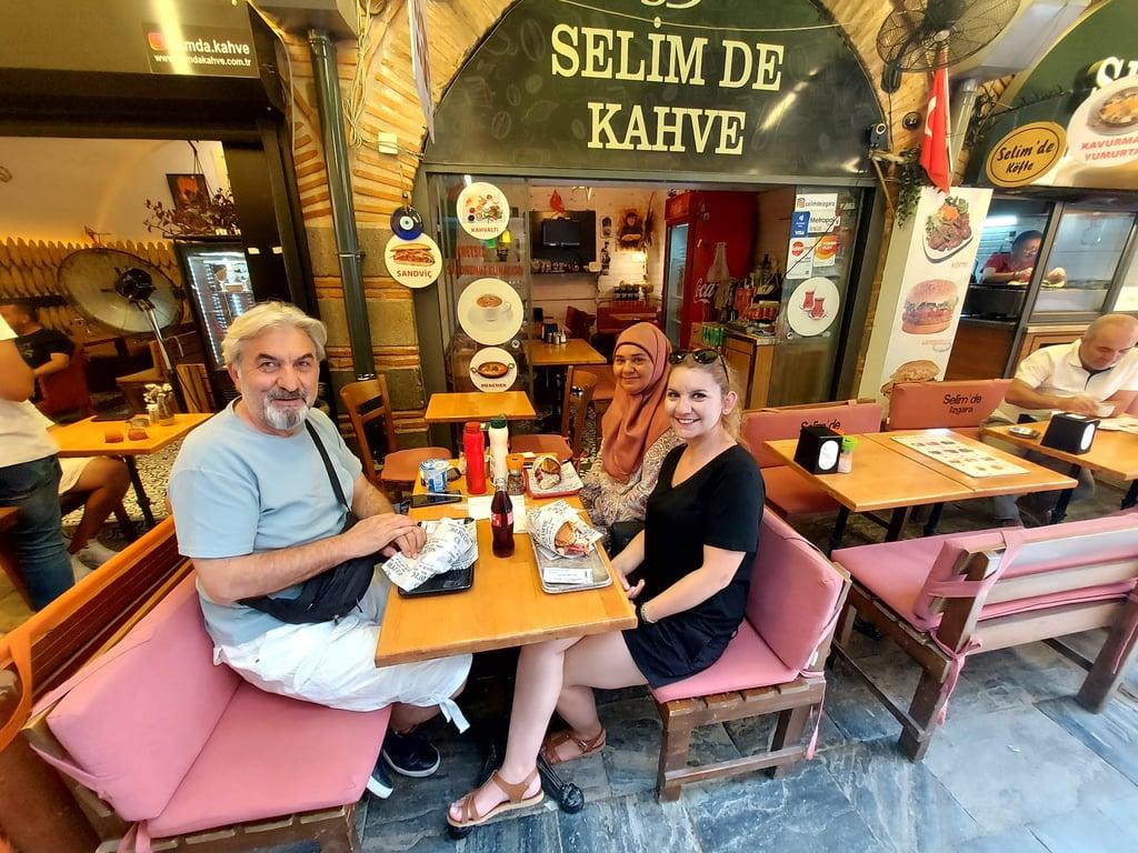 SELİM DE ÇEŞME KUMRU TOST SANDVİÇ IZGARA KÖFTE KONAK ÇEŞME KUMRU fotoğraf 14