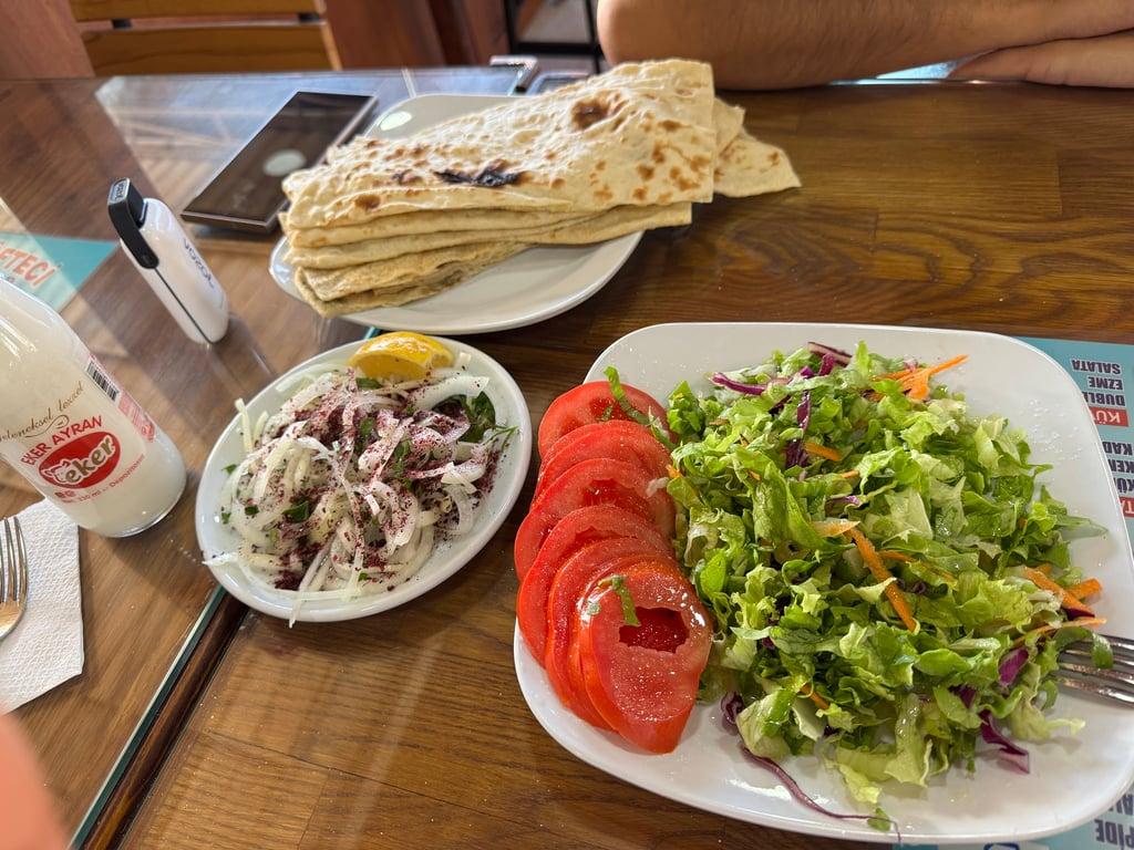 Bizim Köfteci Pide Salonu fotoğraf 15