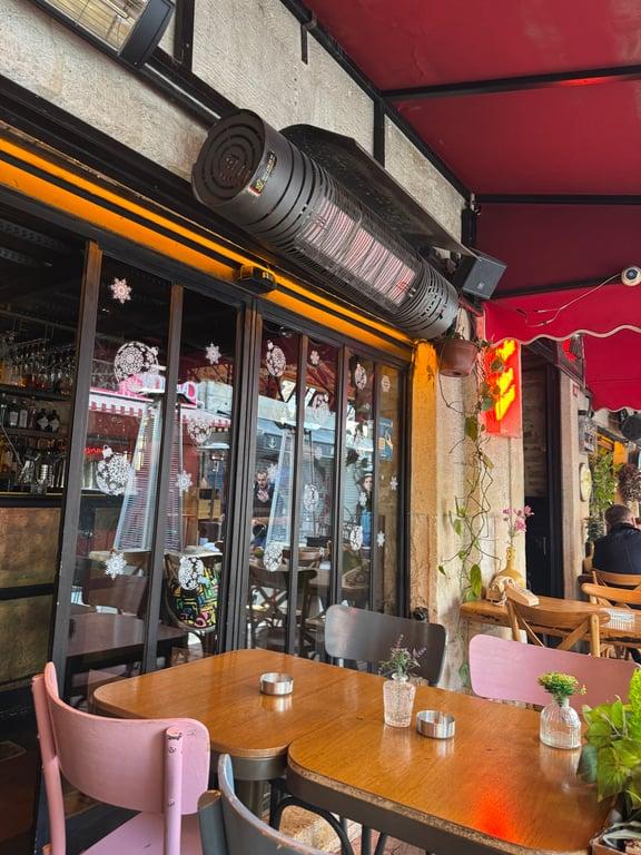 Chez Moi Karaköy Restaurant - Cafe - Pub - Breakfast fotoğraf 3