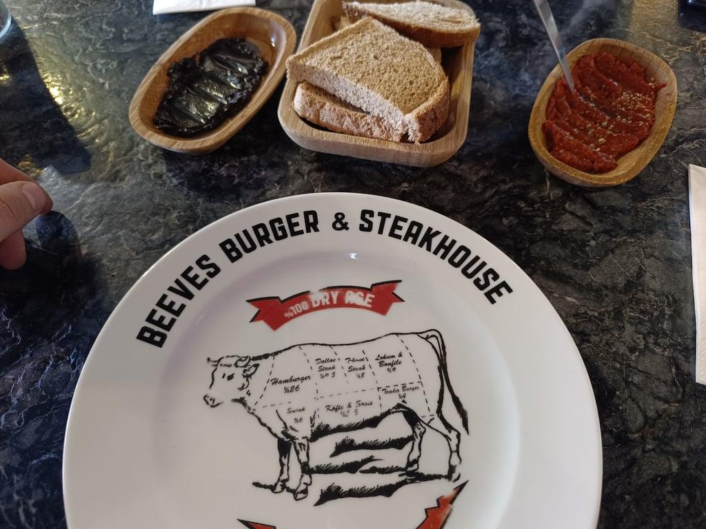 Beeves Burger & Steakhouse fotoğraf 9