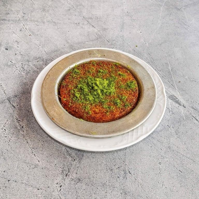 USTA ELLER KÜNEFE BAKLAVA KADAYIF KAYAPINAR DİYARBAKIR fotoğraf 12