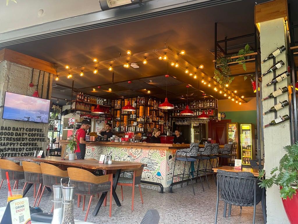 Cafe Local fotoğraf 7