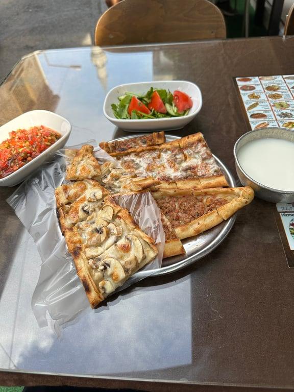 Hizmet Pide ve Kebap Salonu - KEMERALTI Şubesi fotoğraf 8
