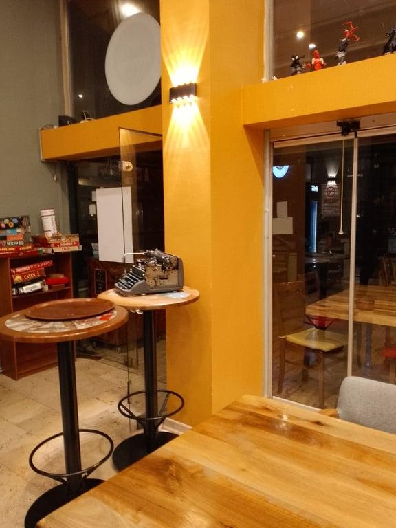 Hypatia Kütüphane Cafe fotoğraf 10