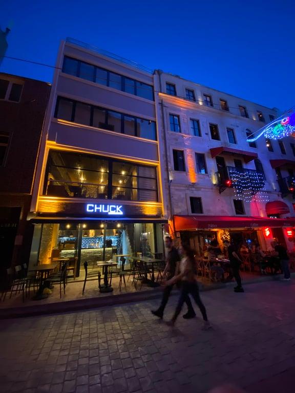 Chuck Burger fotoğraf 8