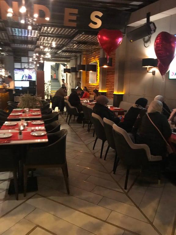 MONDES RESTAURANT fotoğraf 17