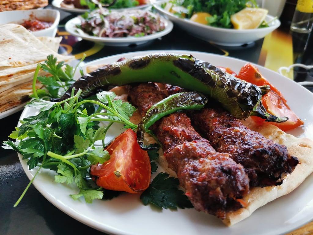 Gönlübol Kebap Lahmacun Salonu fotoğraf 8