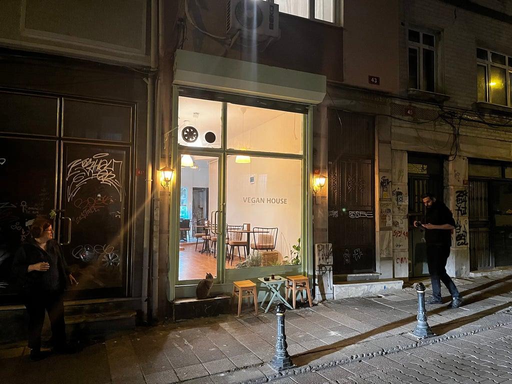 Falfool Vegan House ( Falafel & Hummus ) fotoğraf 17