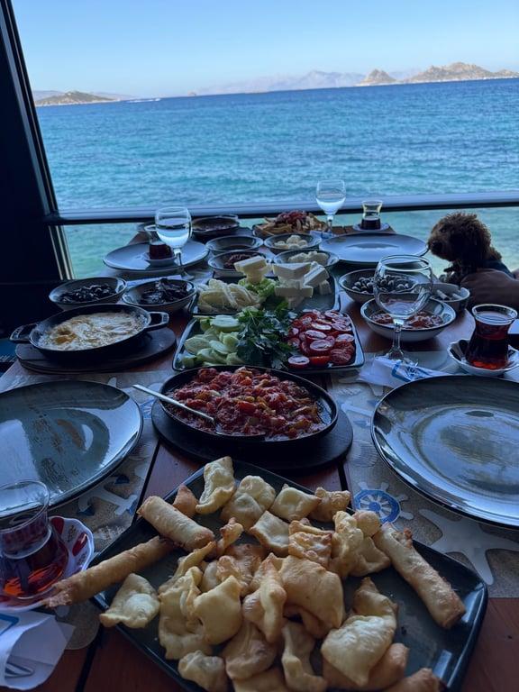 Mavi Park Restoran Kahvalti ve Et Ocakbaşı fotoğraf 2