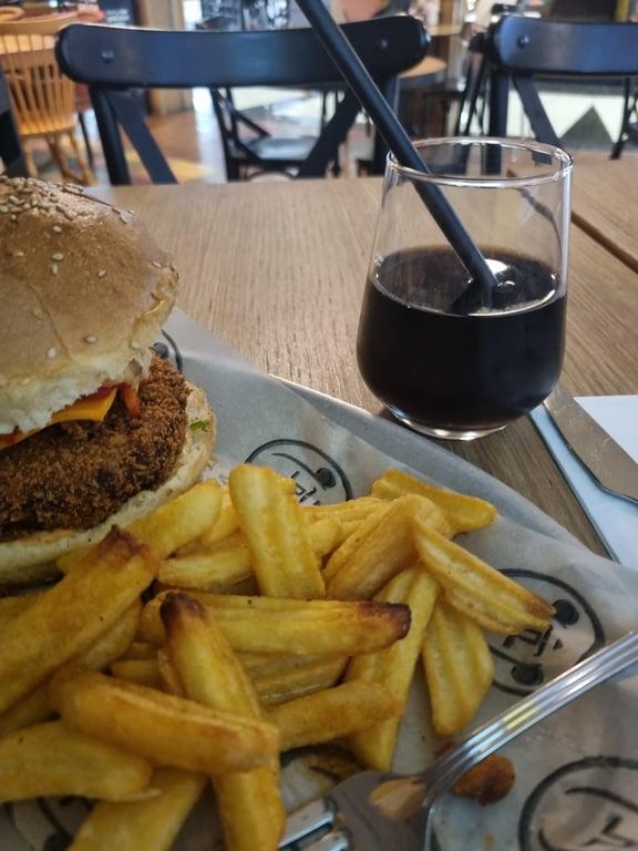 Shakespeare Coffee & Bistro (5M Migros AVM) fotoğraf 5