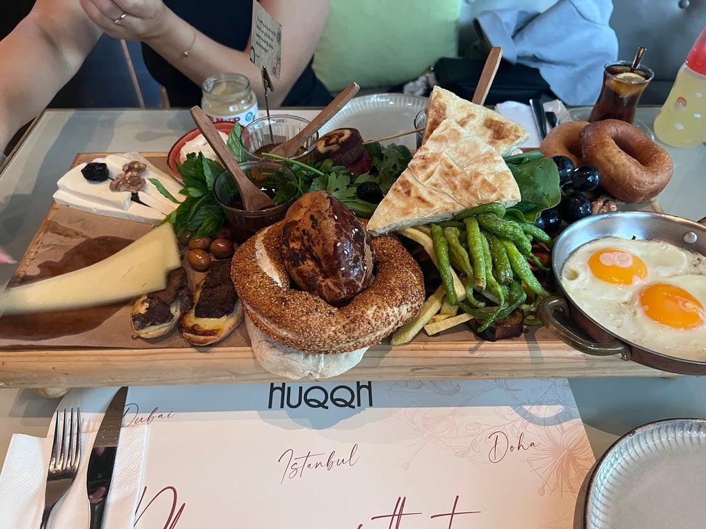 HuQQa Emaar - Best Shisha & Breakfast in İstanbul fotoğraf 2