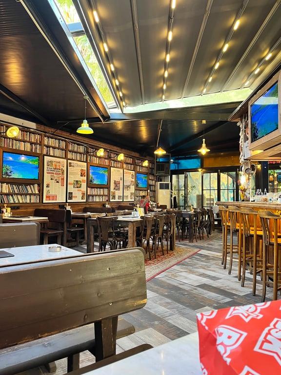 Varuna Gezgin Cafe - İzmir - Bornova Köşk fotoğraf 1