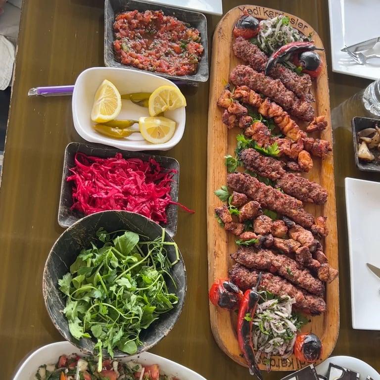 Yedi Kardeşler Restoran Kebap ve Lahmacun fotoğraf 5