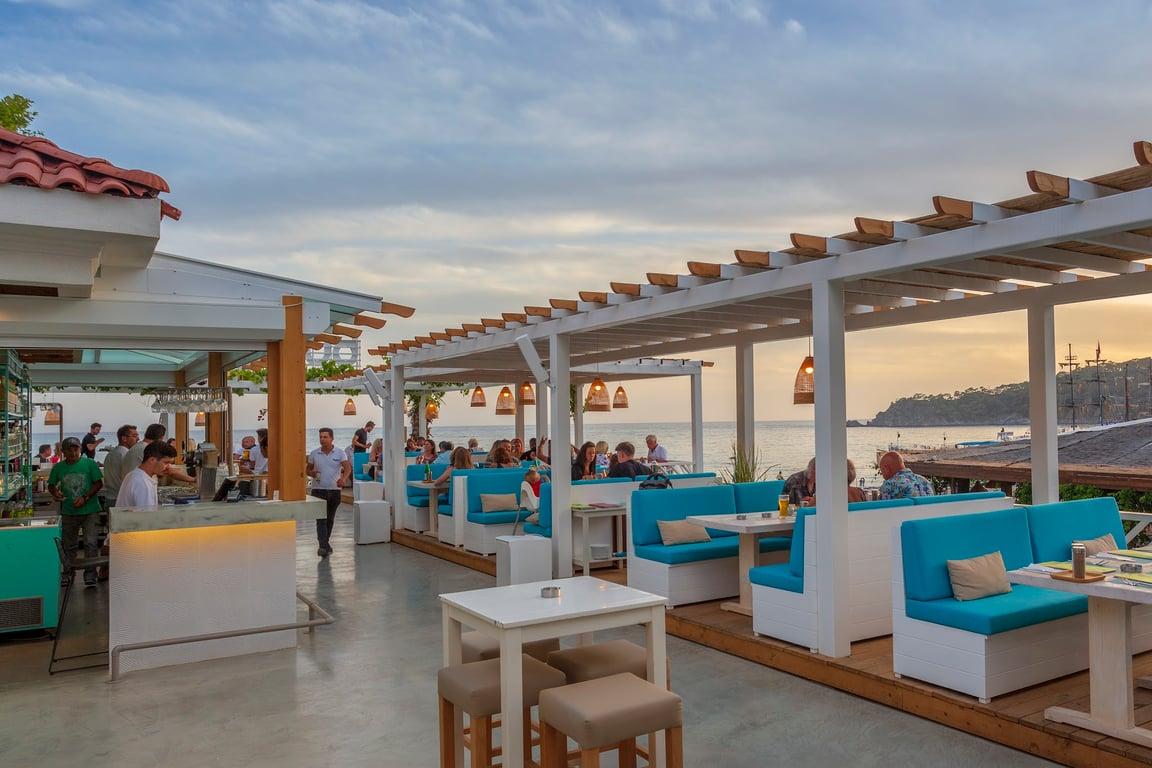 Buzz Beach Bar fotoğraf 1