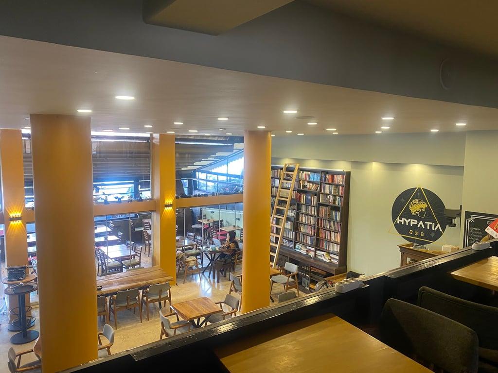 Hypatia Kütüphane Cafe fotoğraf 7