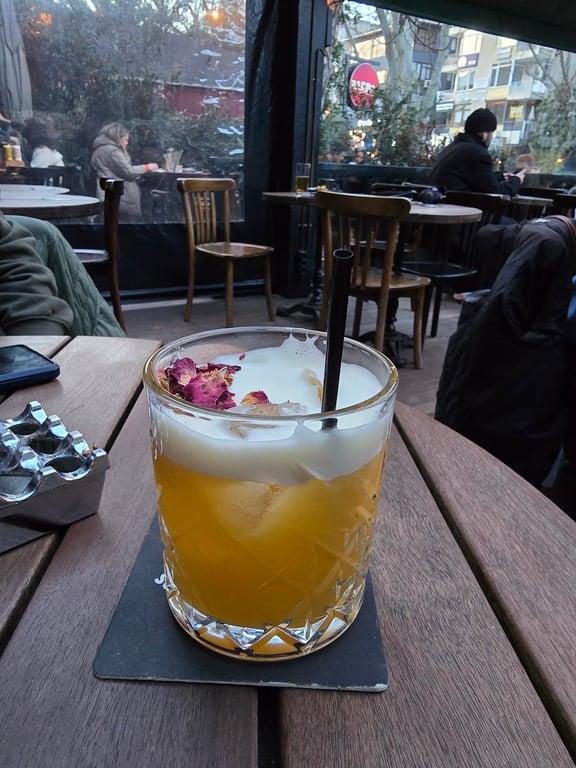 Zeplin Pub&Delicatessen Cadde fotoğraf 14
