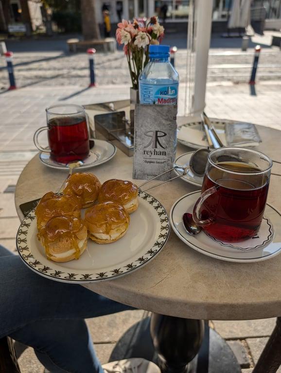 Reyhan Pastanesi Bostanlı fotoğraf 7