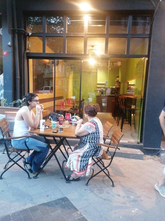 Cafe 2 Pizza&Burger Restaurant