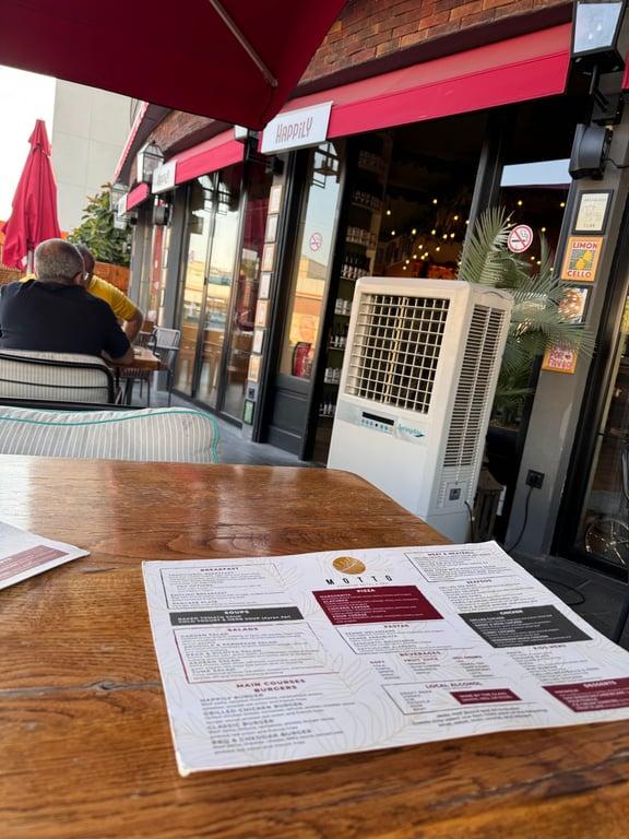 Happily Cafe & Bistro