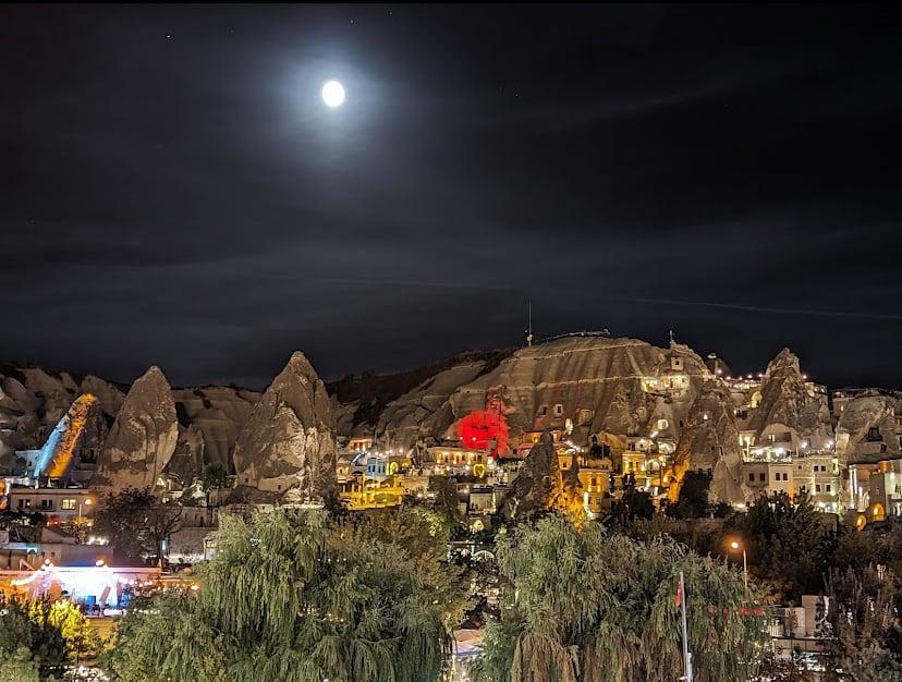 ROCKS TERRACE RESTAURANT (The only 360 degree view of Cappadocia) fotoğraf 2
