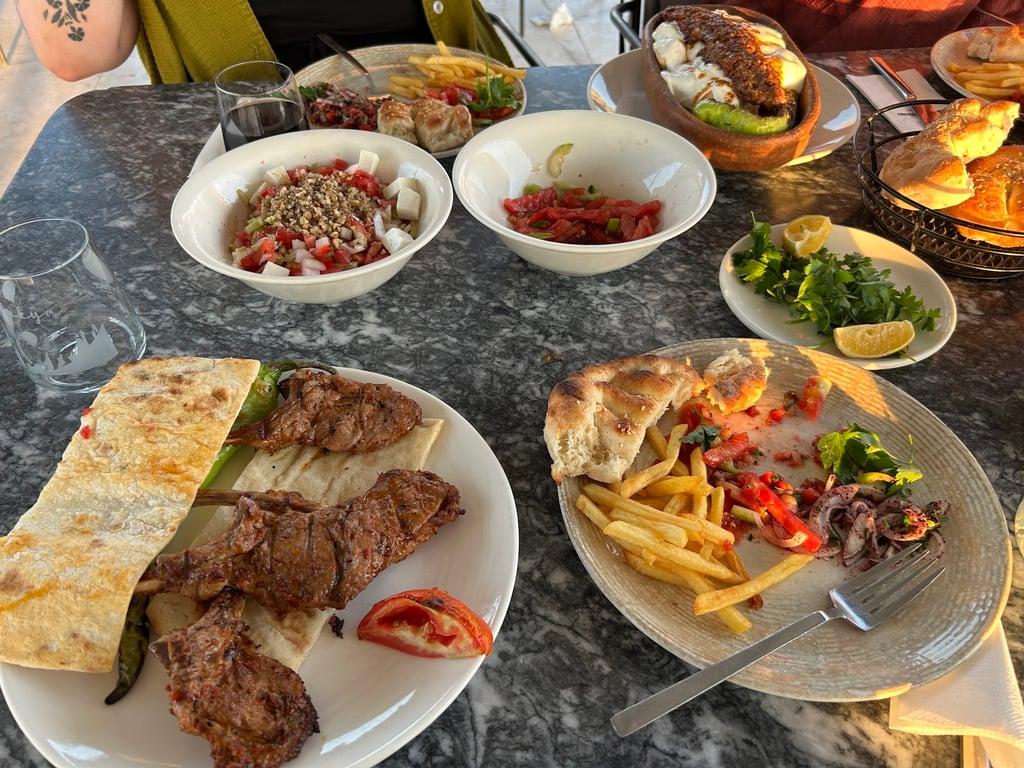 Kebabs & Mezes Restaurant fotoğraf 5