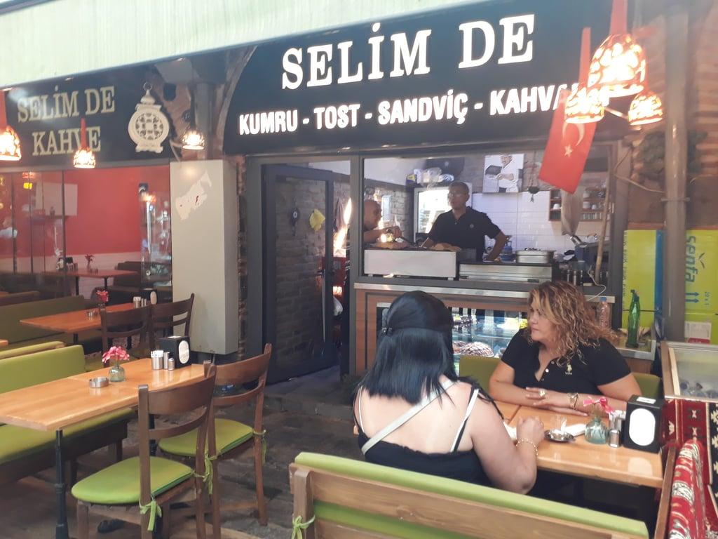 SELİM DE ÇEŞME KUMRU TOST SANDVİÇ IZGARA KÖFTE KONAK ÇEŞME KUMRU fotoğraf 10