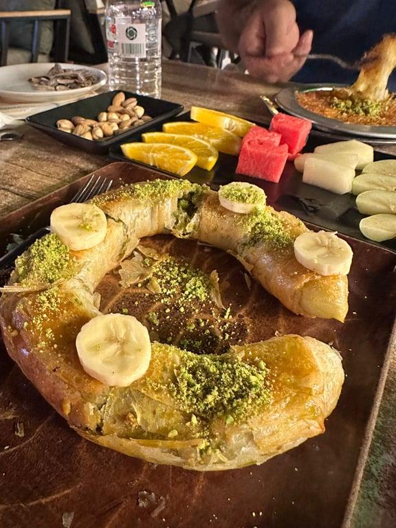 USTA ELLER KÜNEFE BAKLAVA KADAYIF KAYAPINAR DİYARBAKIR fotoğraf 5