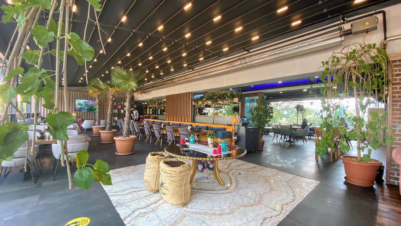 Gold Guest Lounge Cafe Restaurant