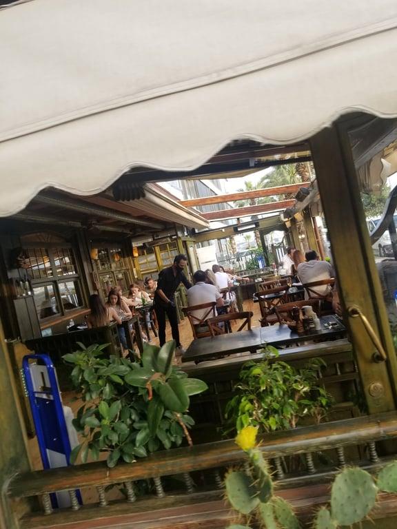 Cafe La Vie fotoğraf 5