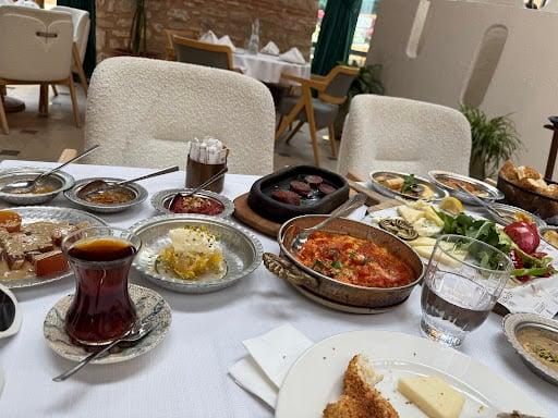 Levantine İstanbul fotoğraf 3