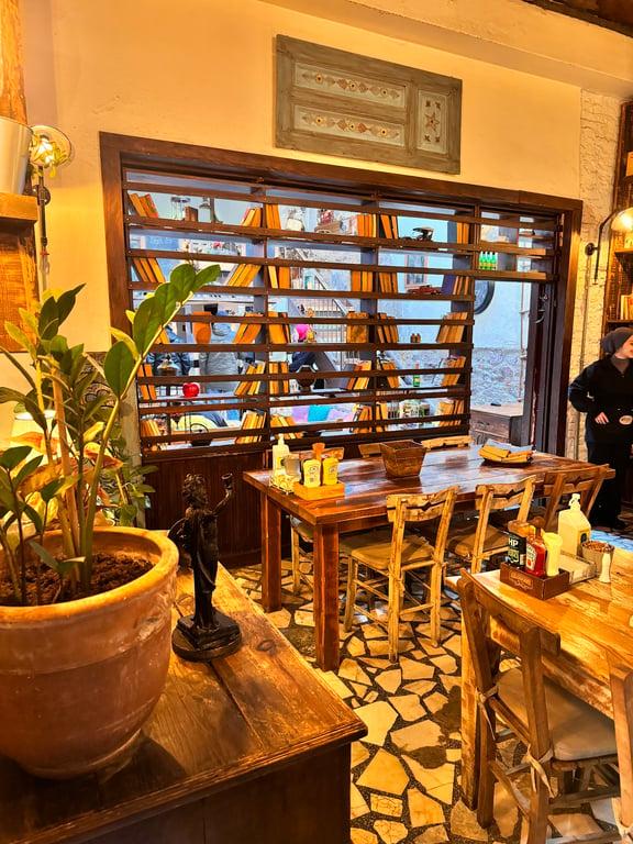 Ares Cafe fotoğraf 2